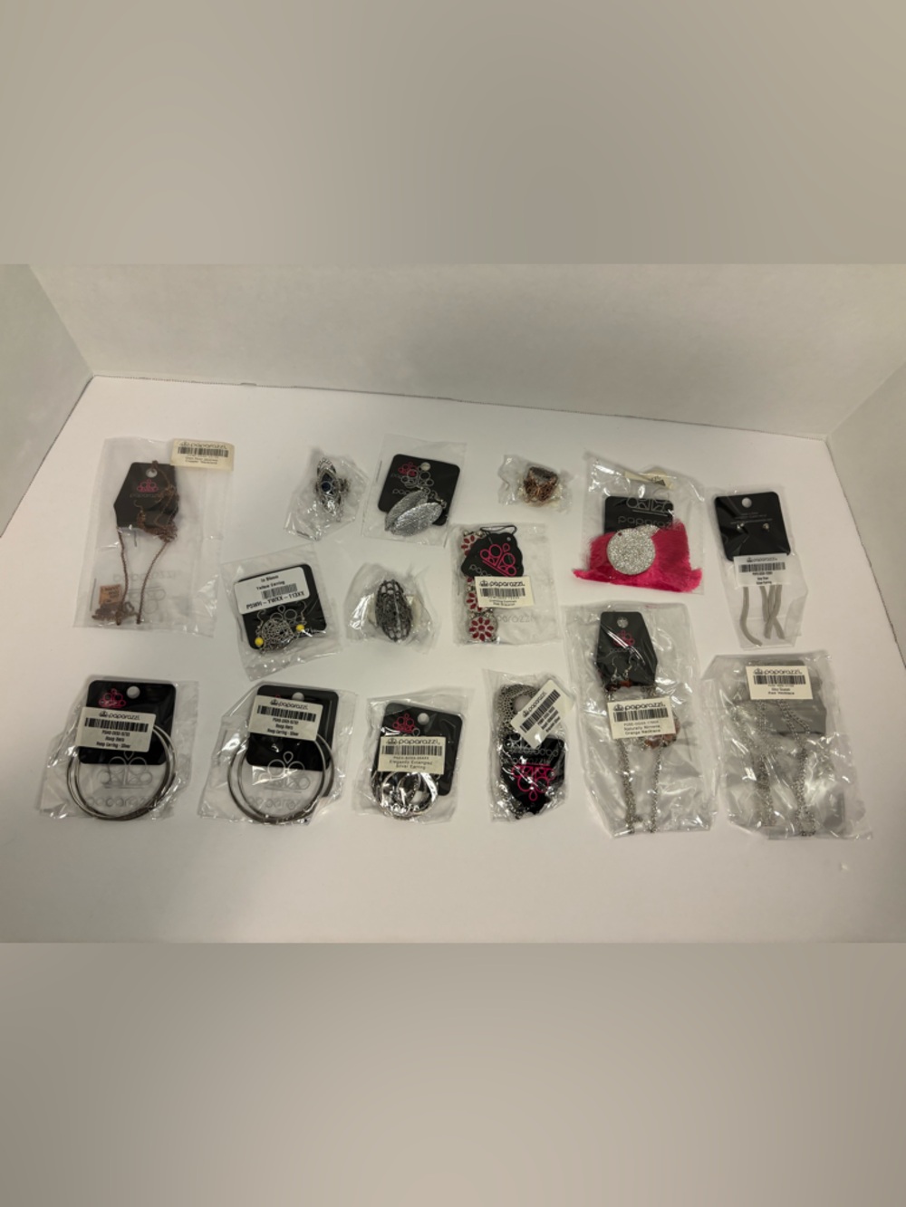 Paparazzi jewelry - lot of 15 pieces